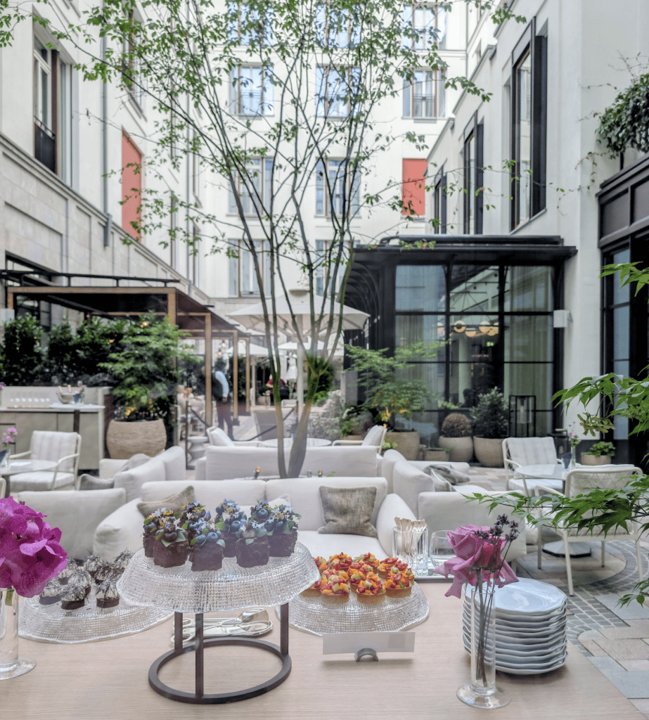 Art Afternoon Tea im Rosewood Munich Hotel Sommer 2026_Credit Mike Badstübner