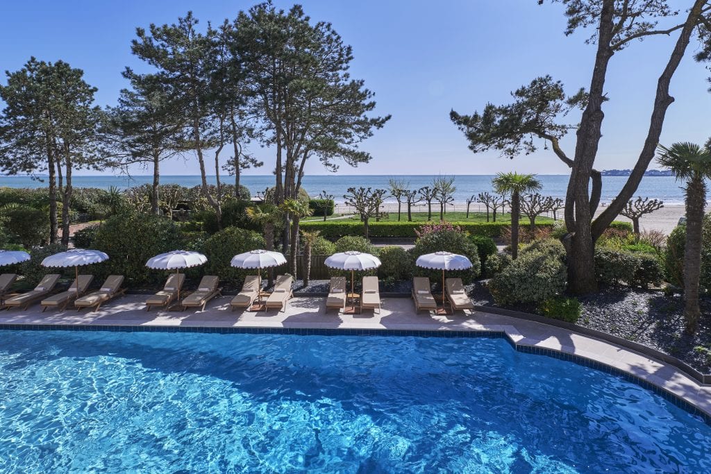 Pool im Hotel Barrière L'Hermitage La Baule