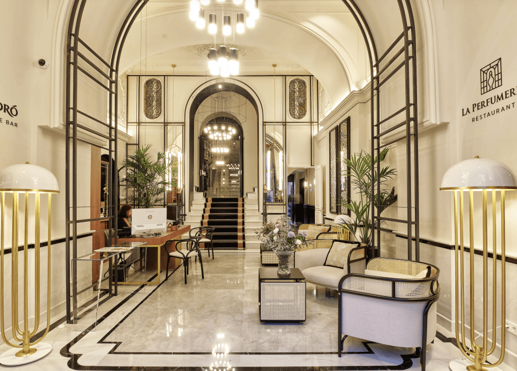 Hoteleingang Palacio Vallier in Valencia_PR